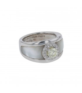 Mauboussin mother-of-pearl, diamonds and gold ring