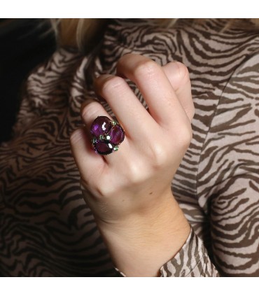 Pomellato Bahia amethyst, tsavorites garnets and gold ring