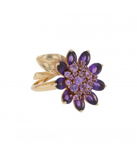Van Cleef & Arpels Hawaï amethysts, pink sapphires and gold ring