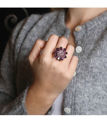 Van Cleef & Arpels Hawaï amethysts, pink sapphires and gold ring