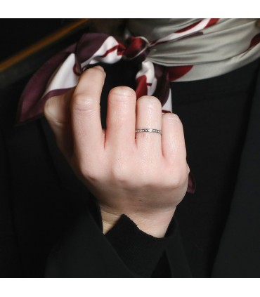 Boucheron Beloved diamonds and platinum ring