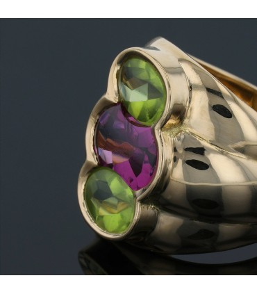 Gold, amethyst and peridots ring