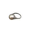 Cultured pearl and gold ring