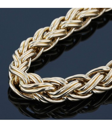 Caplain gold necklace
