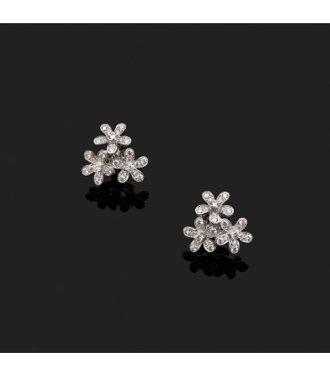 Boucles d’oreilles Van Cleef & Arpels Socrate 3 fleurs