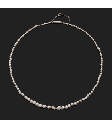 Natural pearls necklace