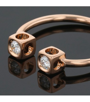 Dinh Van Cube diamonds and gold ring