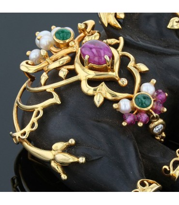 Broche Elephant en or, bois, rubis, émeraudes et diamants