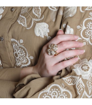 Chanel Camélia diamonds and gold ring