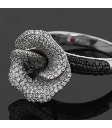 Roberto Coin diamonds and gold ring