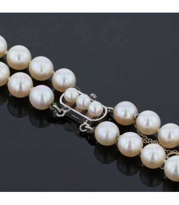 Cultured pearls and gold necklace