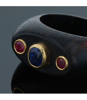Wood, sapphires, rubies and gold ring