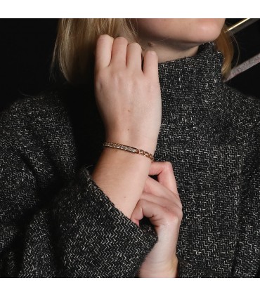Gold and diamonds bracelet