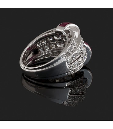 Bague platine, rubis et diamants