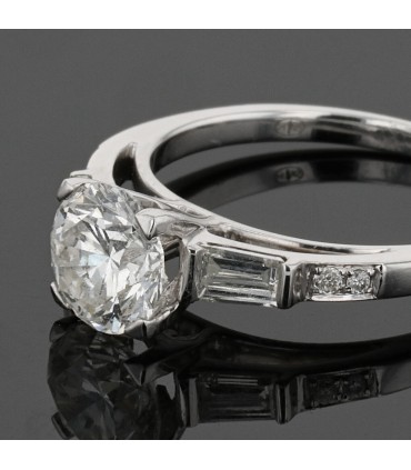 Mauboussin Courtisane diamonds and gold ring