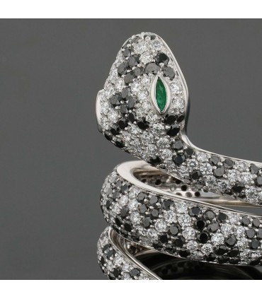 Diamonds, emeralds and gold ring