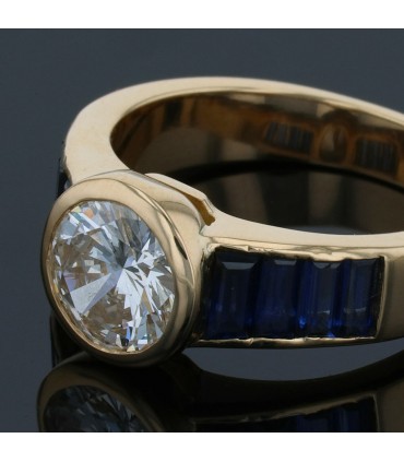 Diamond, sapphires and gold ring
