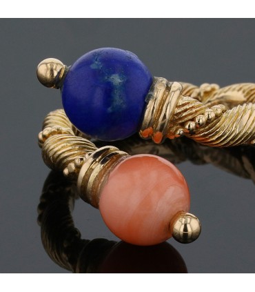 Coral, lapis lazuli and gold ring