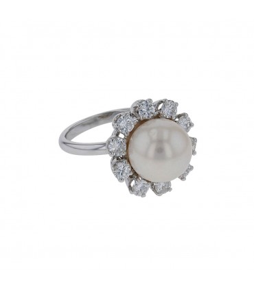 Platinum, gold, diamonds and cultured pearl ring