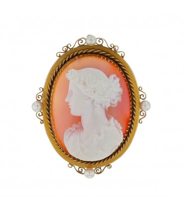 Sheel cameo, gold and cultured pearls brooch