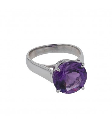 Amethyst and gold ring