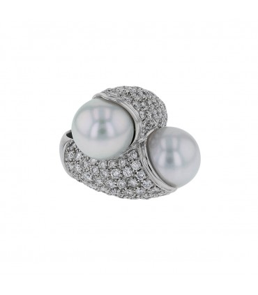 Gold, cultured pearls and diamonds ring