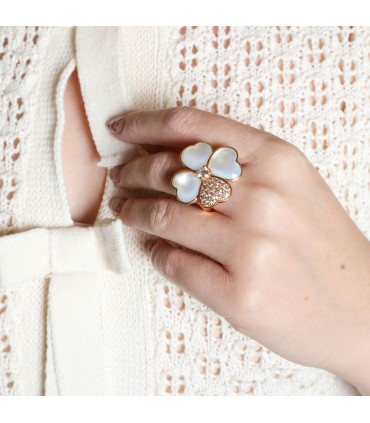 Van Cleef & Arpels Cosmos mother-of-pearl, diamonds and gold ring
