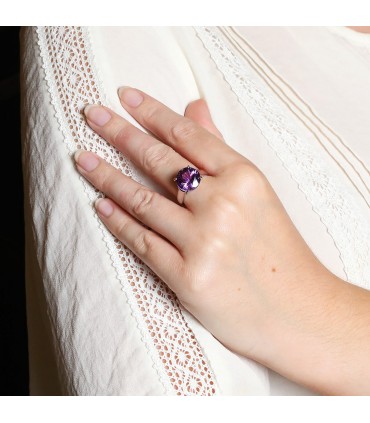 Amethyst and gold ring