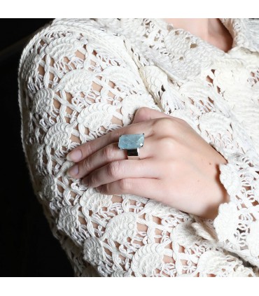 Aquamarine, diamonds and gold ring