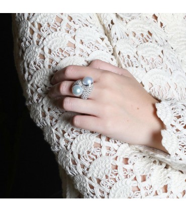 Gold, cultured pearls and diamonds ring