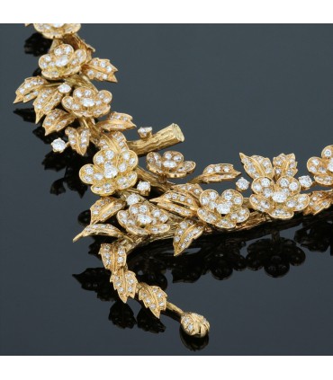 Boucheron diamonds and gold necklace