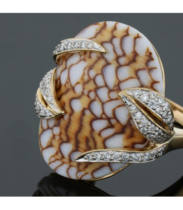 Bague or, coquillage et diamants