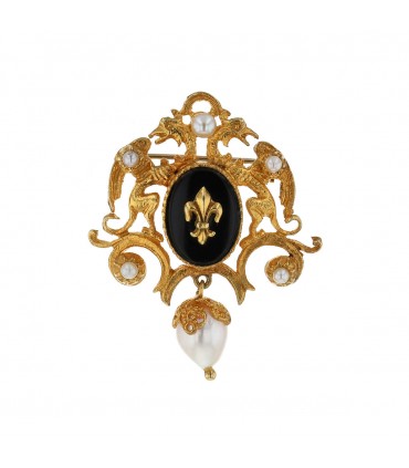 Gold and pearls brooch