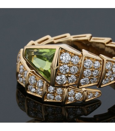 Bulgari Serpenti Viper diamonds, peridot and gold ring