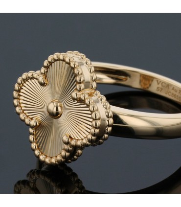Van Cleef & Arpels Vintage Alhambra gold ring