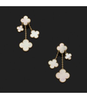 Boucles d’oreilles Van Cleef & Arpels Magic Alhambra