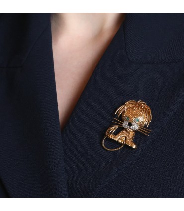 Van Cleef & Arpels Lion Ebouriffé diamonds, emeralds and gold brooch