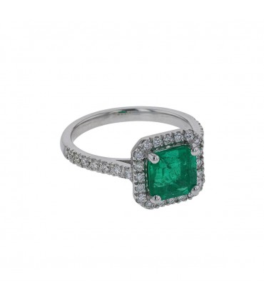 Emerald, diamonds and gold ring
