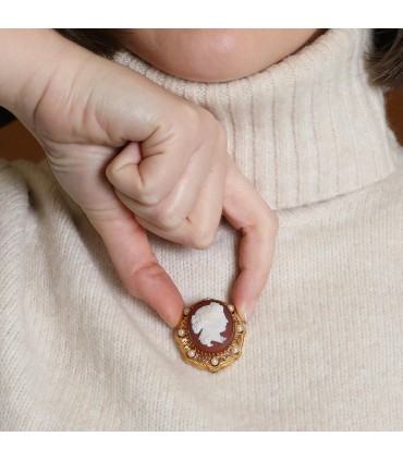 Sardonyx, pearls and gold Cameo motif