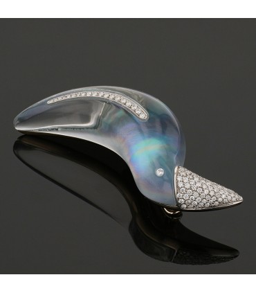 Vhernier Tucano diamonds, gold, mother-of-pearl and quartz Bird brooch