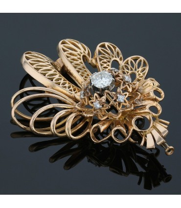 Platinum, gold and diamonds brooch