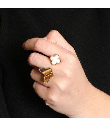 Van Cleef & Arpels Entre les Doigts Lucky Alhambra tiger's eye quartz, mother-of-pearl and gold ring