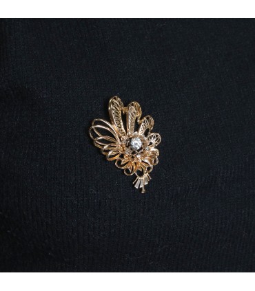 Platinum, gold and diamonds brooch