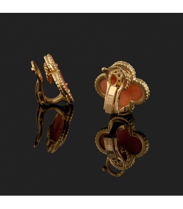 Boucles d’oreilles Van Cleef & Arpels Magic Alhambra