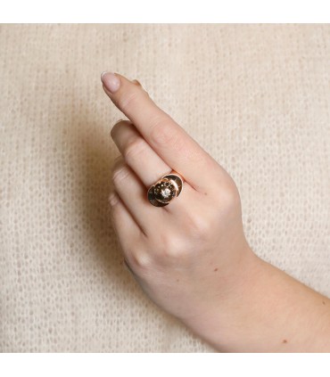 Diamond, sapphires and gold ring