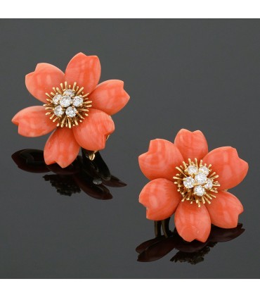 Boucles d’oreilles Van Cleef & Arpels Rose de Noël