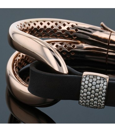 Gold, leather and diamonds bracelet