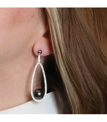 Tahitian Pearls, diamonds and gold earrings