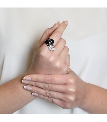 Cartier Caresse d’Orchidées diamonds, onyx and gold ring