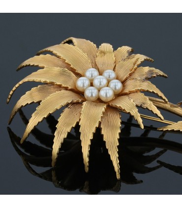 Gold plated metal and cultured pearls brooch
